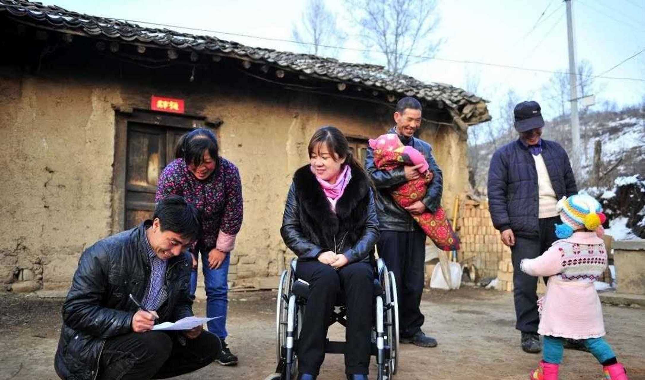 坐轮椅的巾帼董事长,李晓梅,曾经只是一名乡村医生,后创办企业,开始了