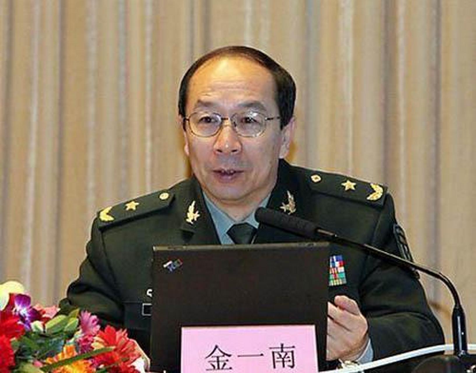 原国防大学战略研究所所长金一南少将,这几年在网络上很火,以深入浅出