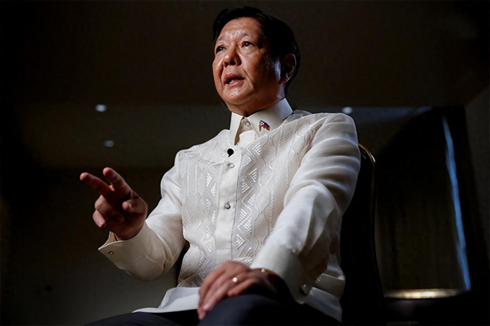 菲律宾南海挑衅# 菲律宾总统马科斯近期在南海问题上做出引人瞩目