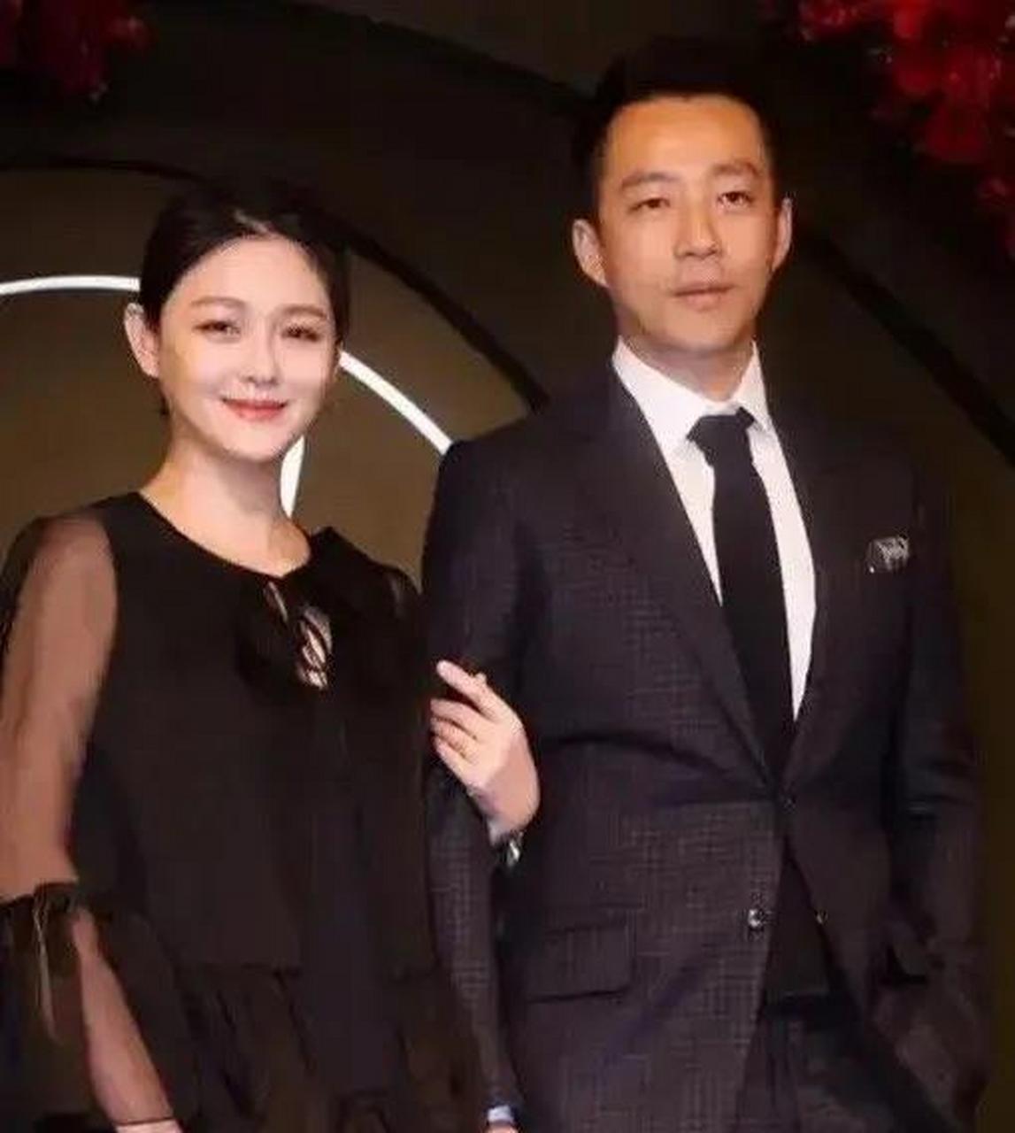 据网友爆料,汪小菲将台北的酒店"s hotel"改名为"菲行商旅"的原因并非