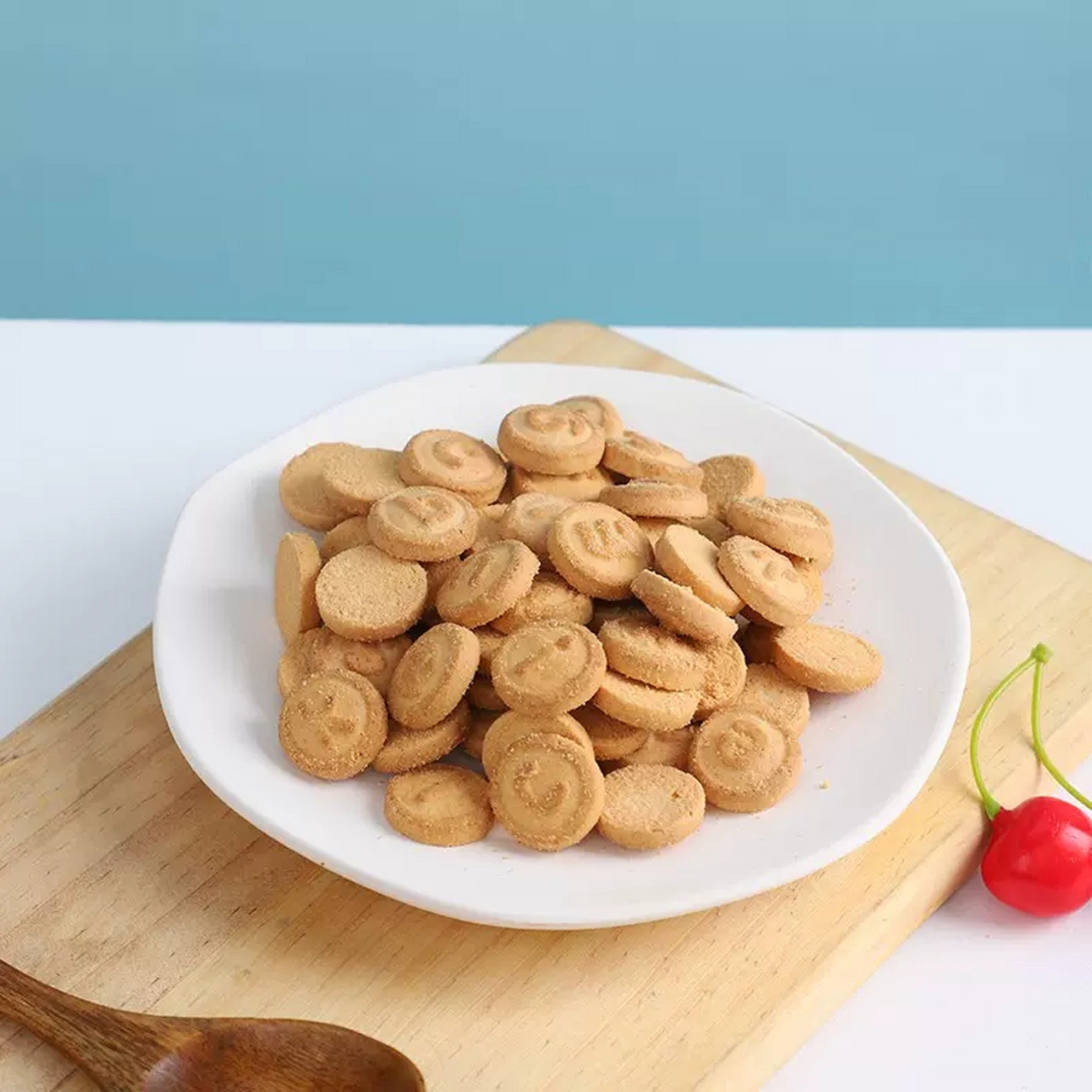 零食分享# 功夫小鸭钙铁锌饼干,果蔬味 牛奶味 草莓味 香蕉味,美味