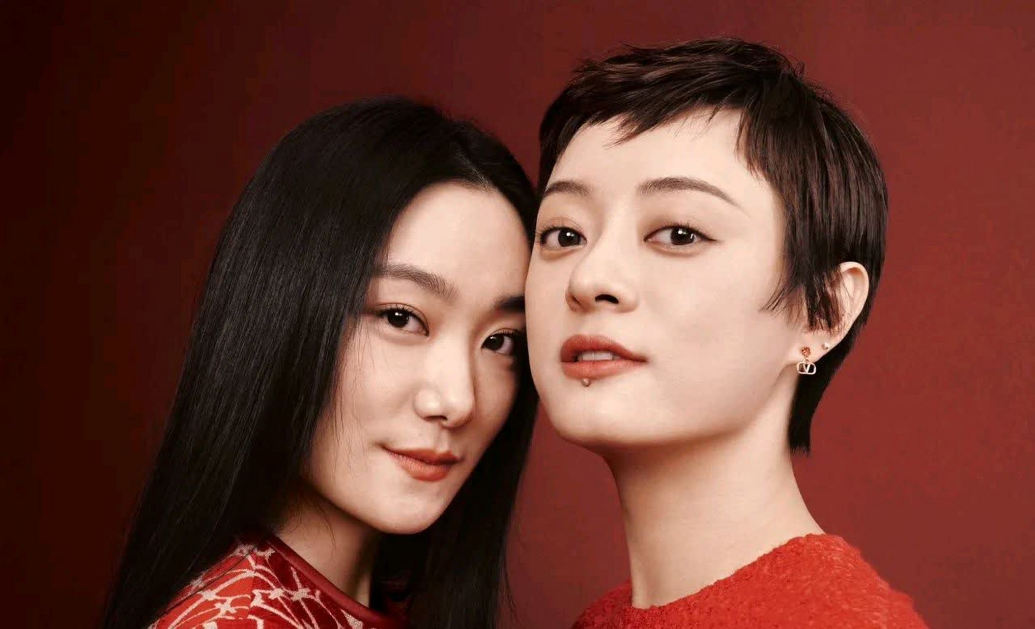 孙俪和妹妹孙燕拍摄时尚大片[你懂的]