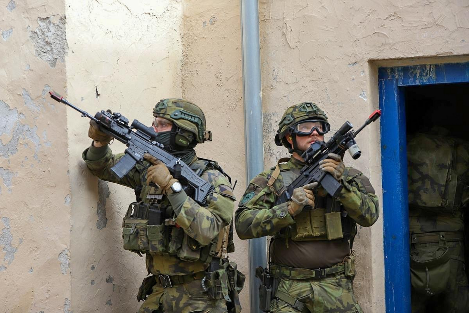 捷克陆军士兵训练如何在fibua(fighting in built-up areas)地域环境