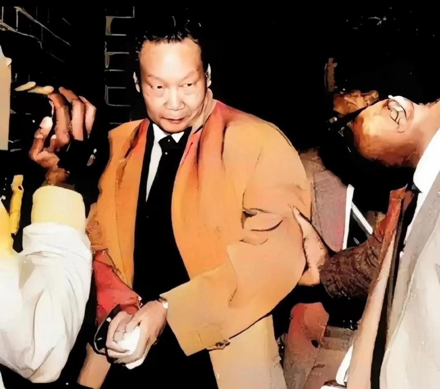 1985年,中国特工金无怠在美国不幸被捕!他知道,为了保护国家机密不被