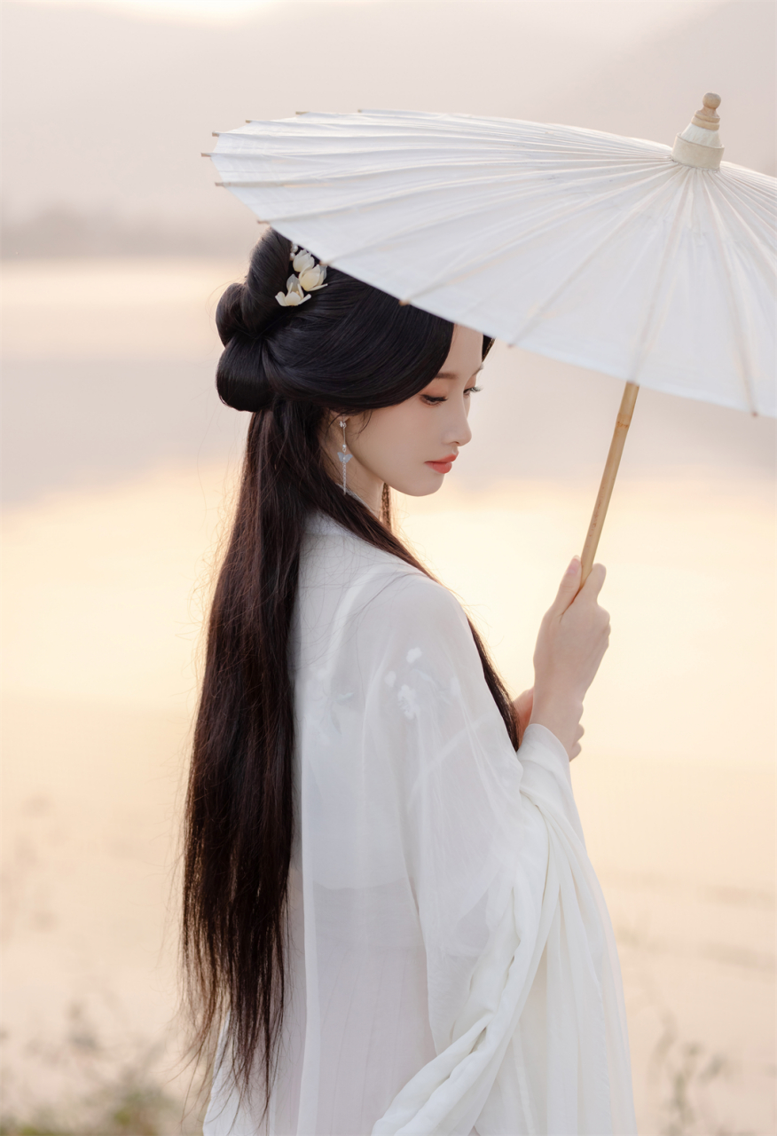 仙气飘飘的白色汉服美女女神照#汉服小仙女# #汉服#美女