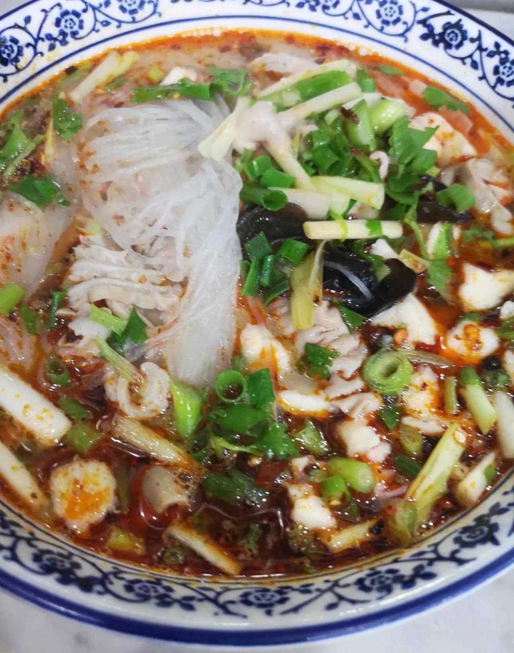 西安葫芦头约有800多家,自己煮大肠的不足十分之一,大凡生意不错的