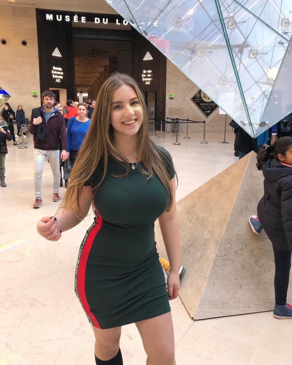 模特介绍53:加拿大女孩,棉花糖身材 阿黛尔·格雷奇是