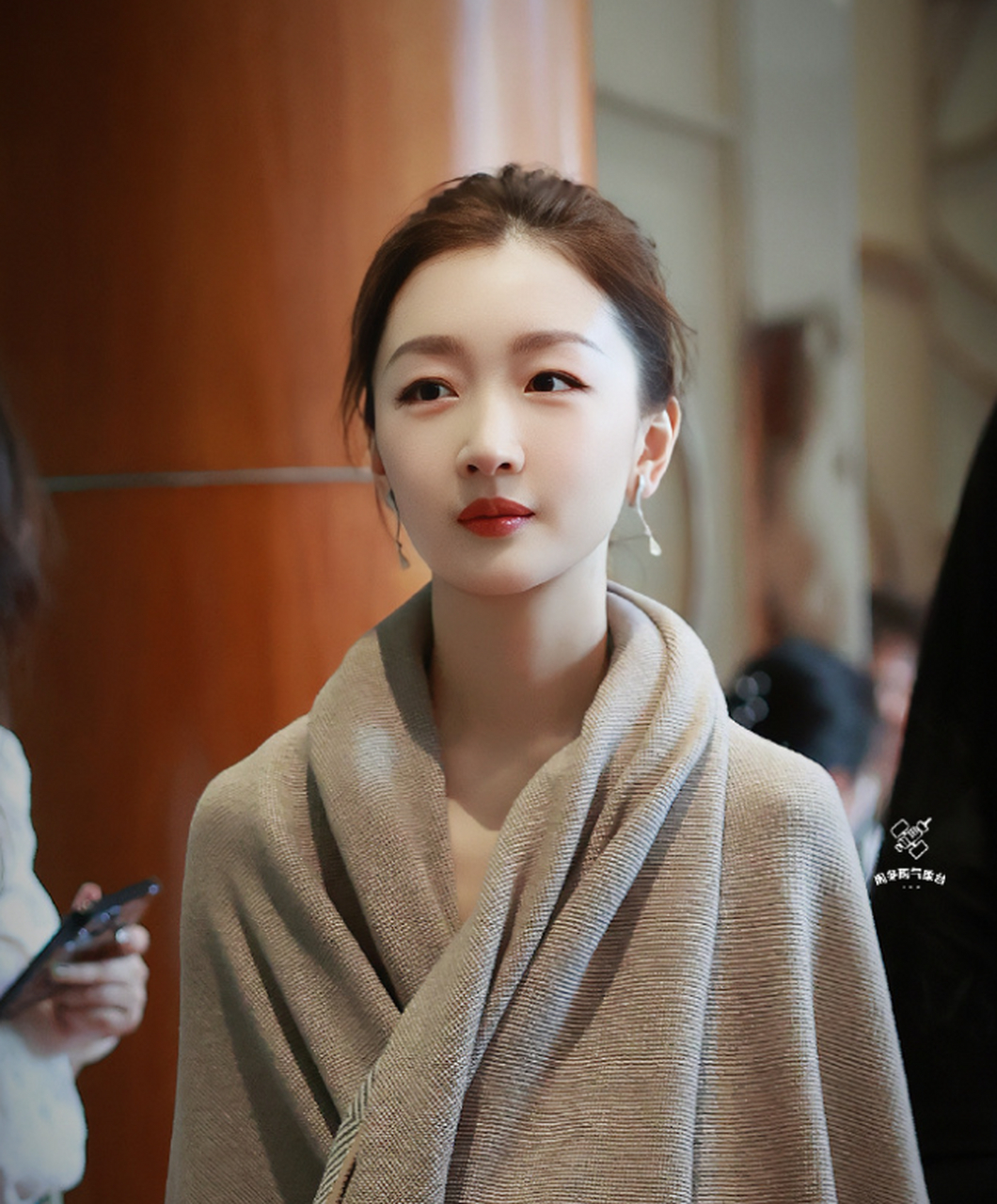 周冬雨这是换造型师了吗?眉清目秀,人畜无害