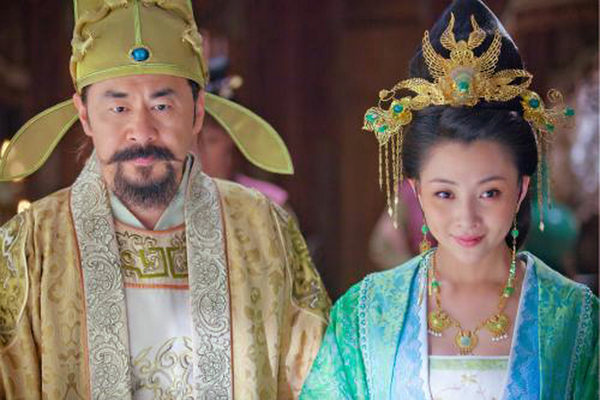 公元895年,钱镠被被封为吴越王.为了保住吴越,钱镠养成了一种好习惯.