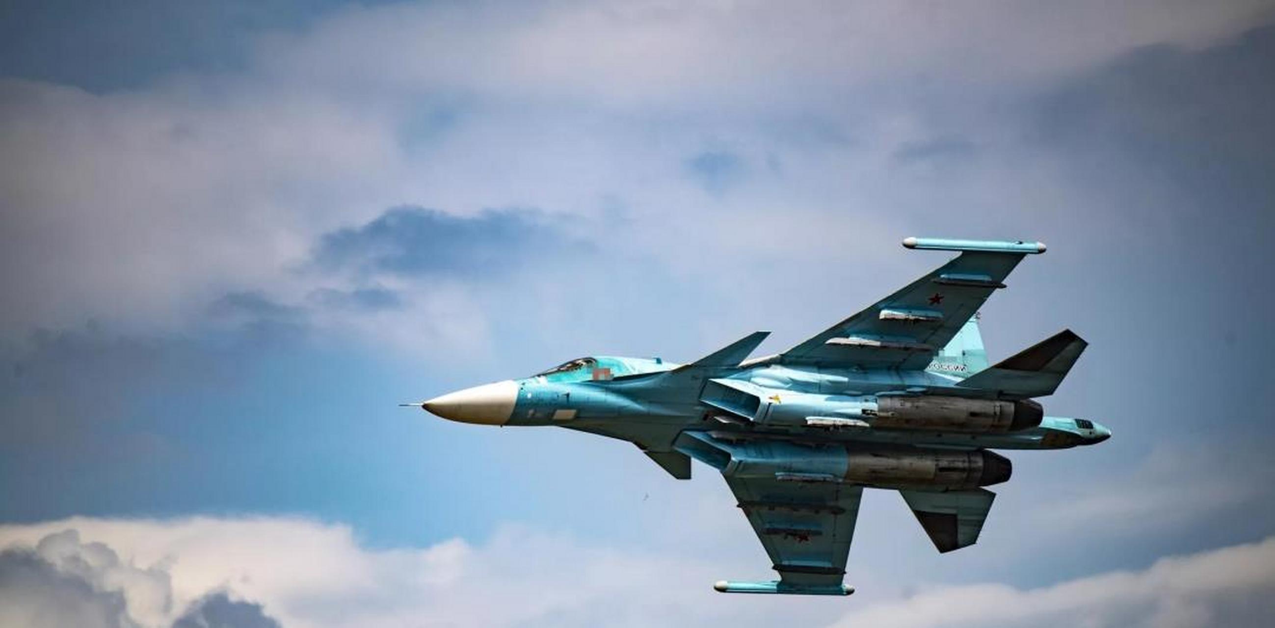 关于俄军的坏消息不断……  一架俄军的苏-34战斗机坠毁,地点是在与