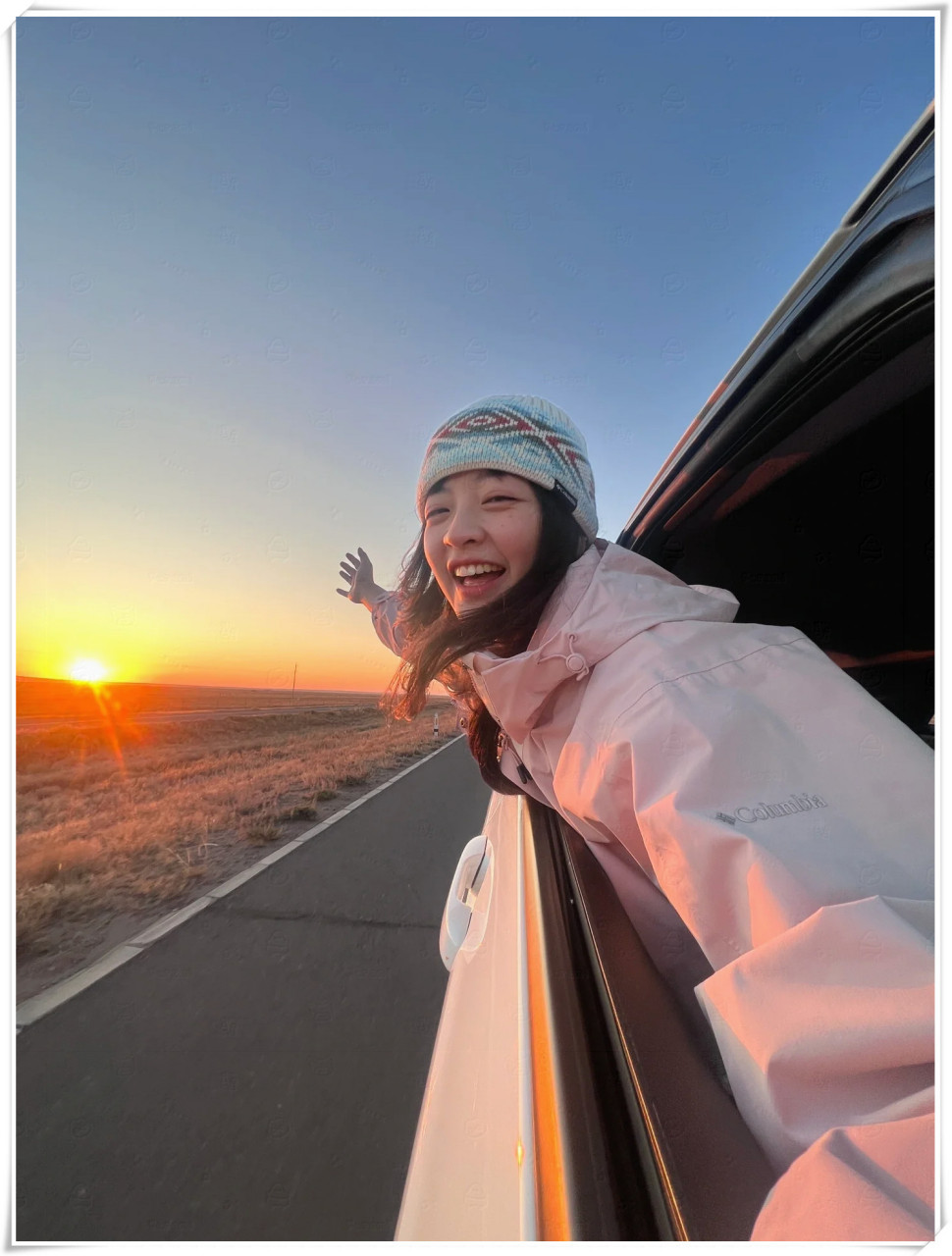 📸旅行时,用这个神奇的小技巧自拍,你会发现世界仿佛被放大了一样