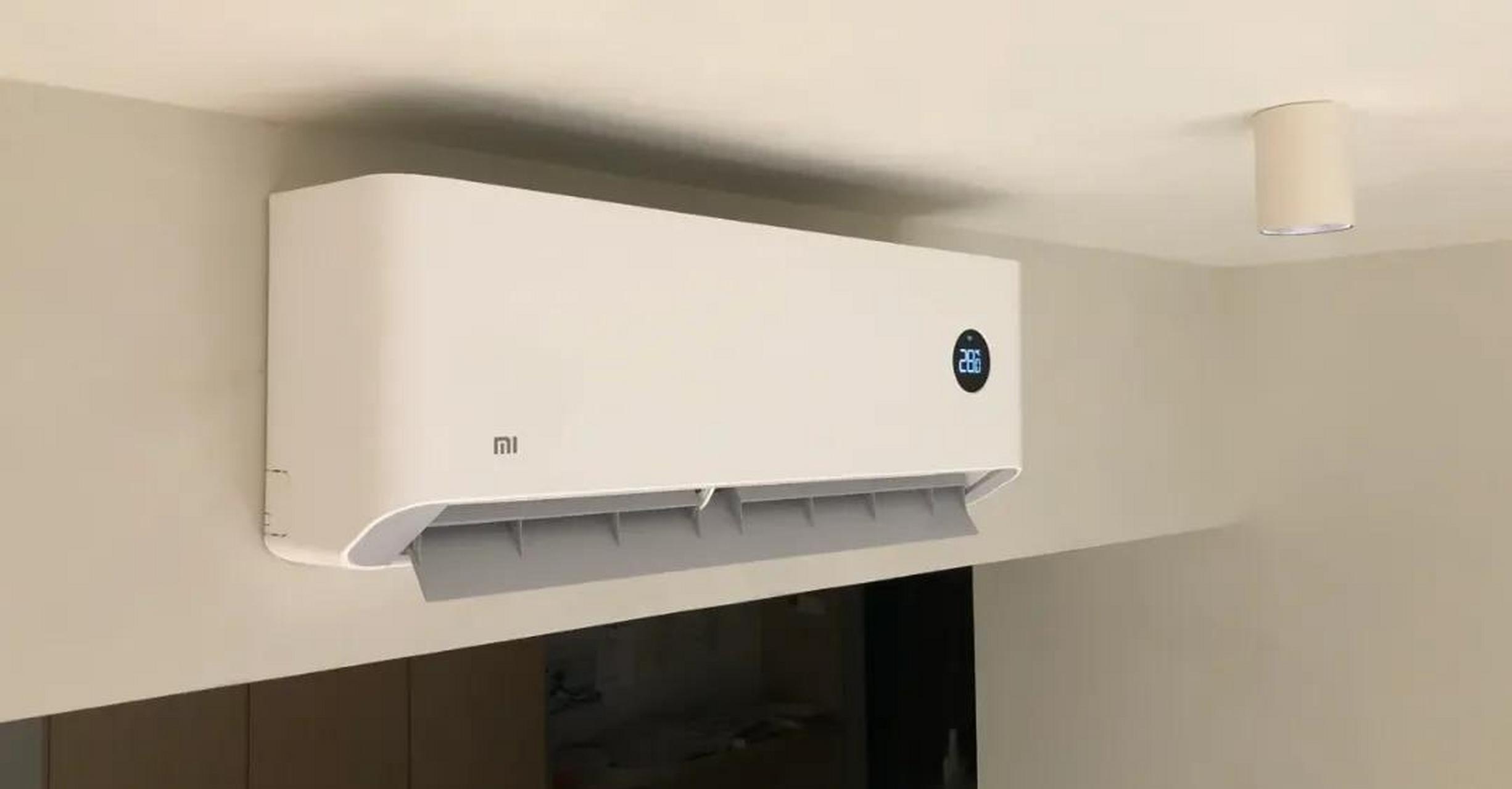 挂机空调隐藏术 跟柜子融为一体的整机柜内隐藏和简约的管道隐藏,大家