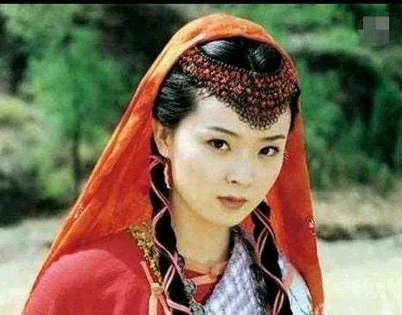 赵玉儿,流落民间的大宋公主,从小在大漠长大,一心想要离开大漠.