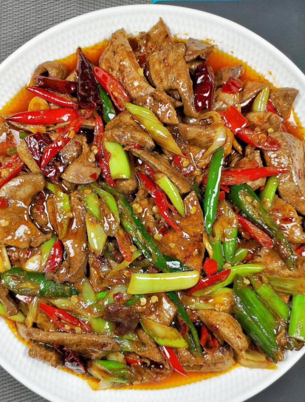 家常爆炒猪肝,不腥不柴嫩滑又好吃|||[爆炸r]猪肝炒不嫩=失败.