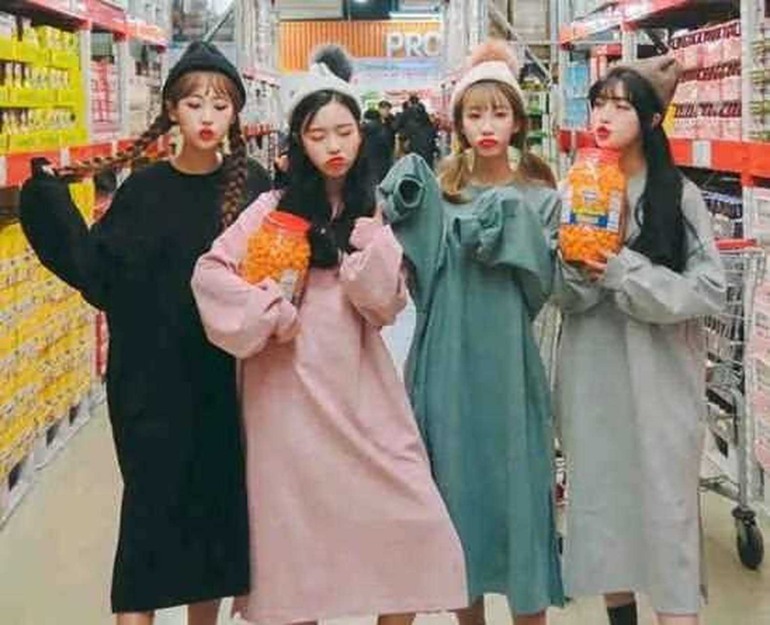 寝室4人闺蜜装穿搭~ [笑哭] 青春活力 气质又减龄[已阅]   [阴险]