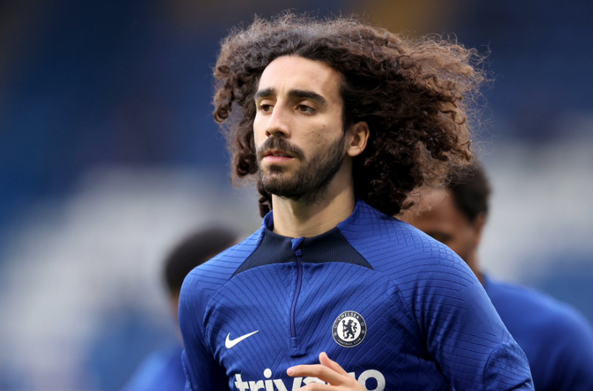 天空体育消息,曼联已经为切尔西左后卫库库雷利亚提交了报价,双方