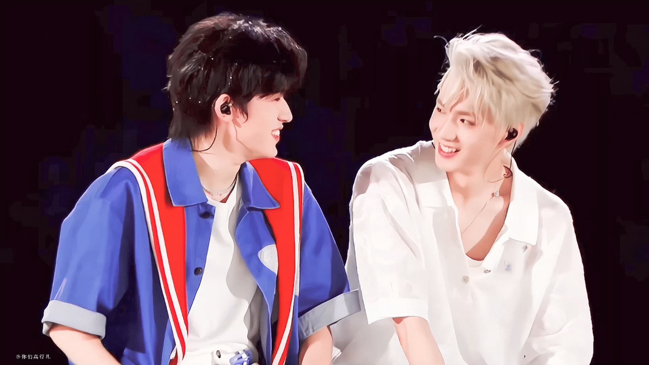 宋亚轩和刘耀文的同框动图