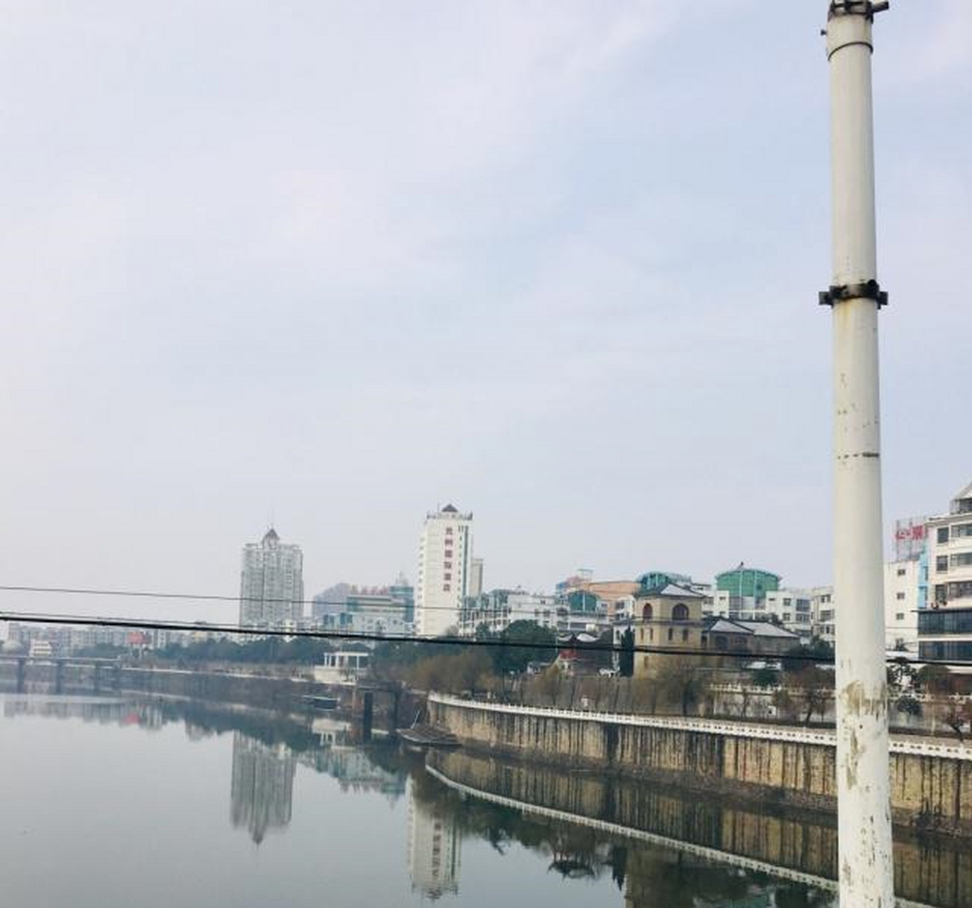 潢川縣城風景實拍,河流,道路和火車站