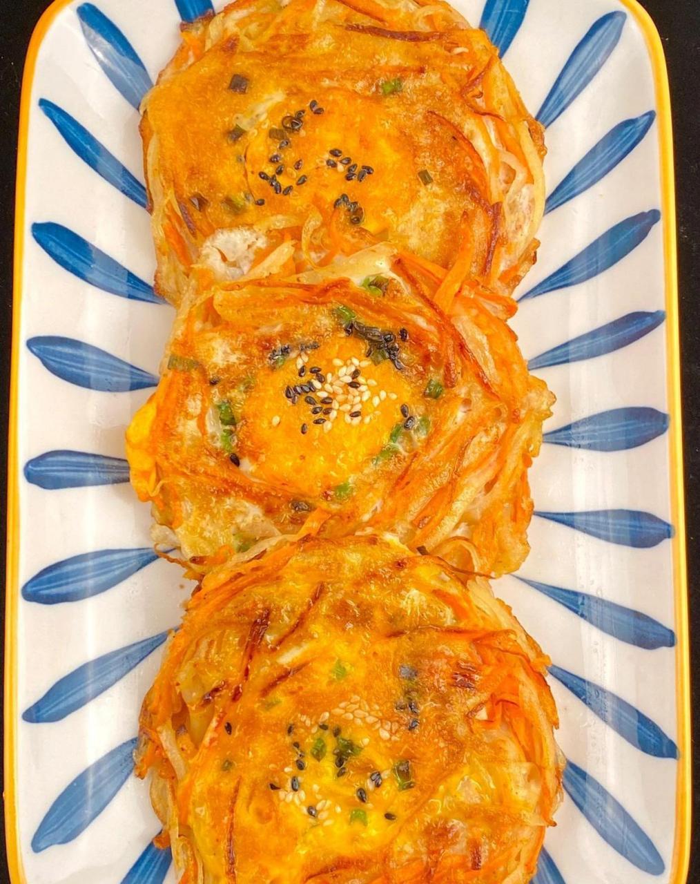 再发一次今天分享超级无敌的土豆丝鸡蛋饼,焦香软糯,香酥可口,味道真