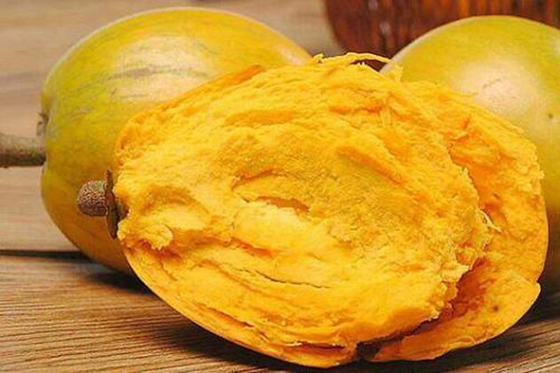 美食教程#蛋黄果:蛋黄果吃起来口感过于特殊,所以很多人都不喜欢