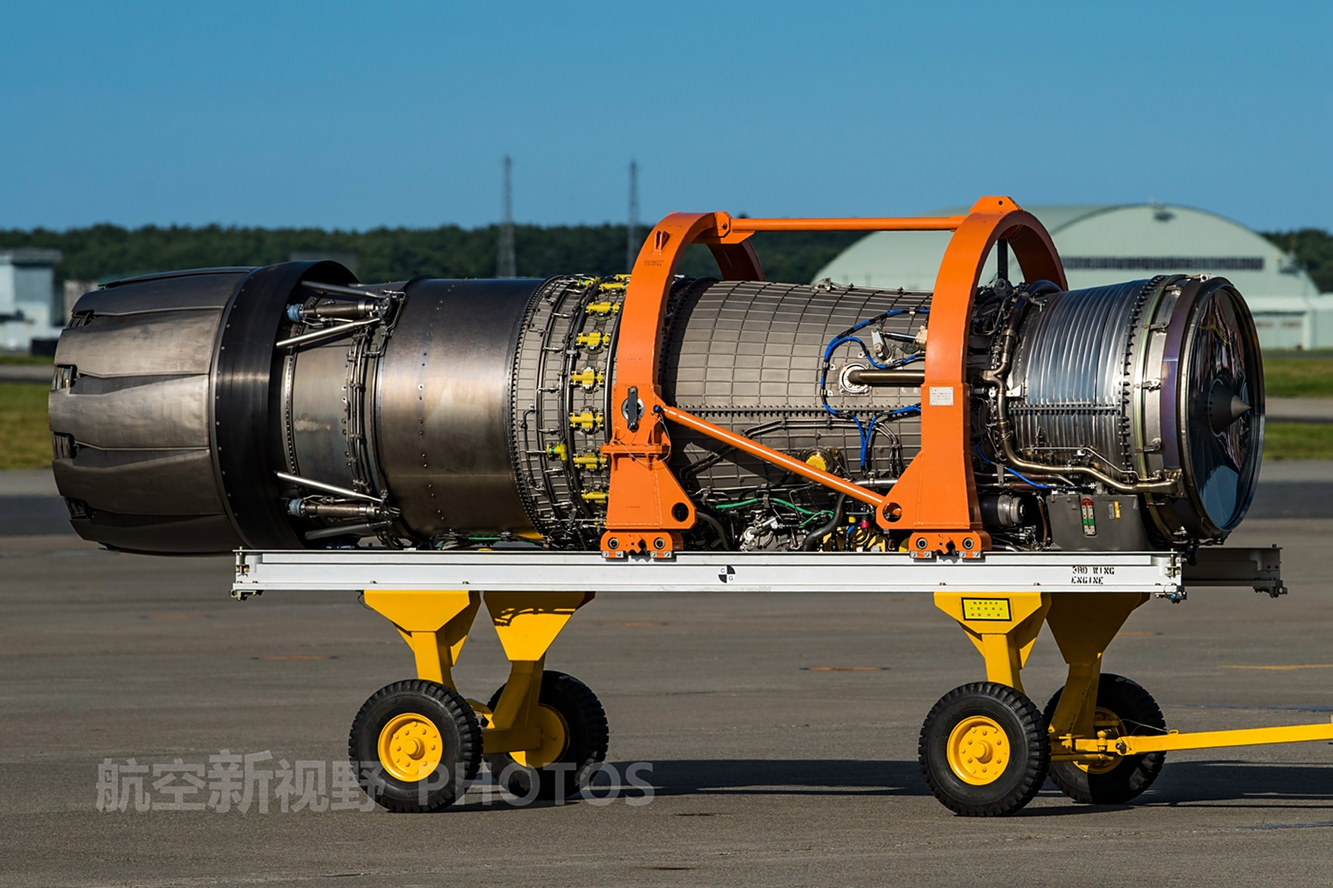 日本石川岛播磨重工组装生产的f100涡扇发动机和f110涡扇发动机,分别