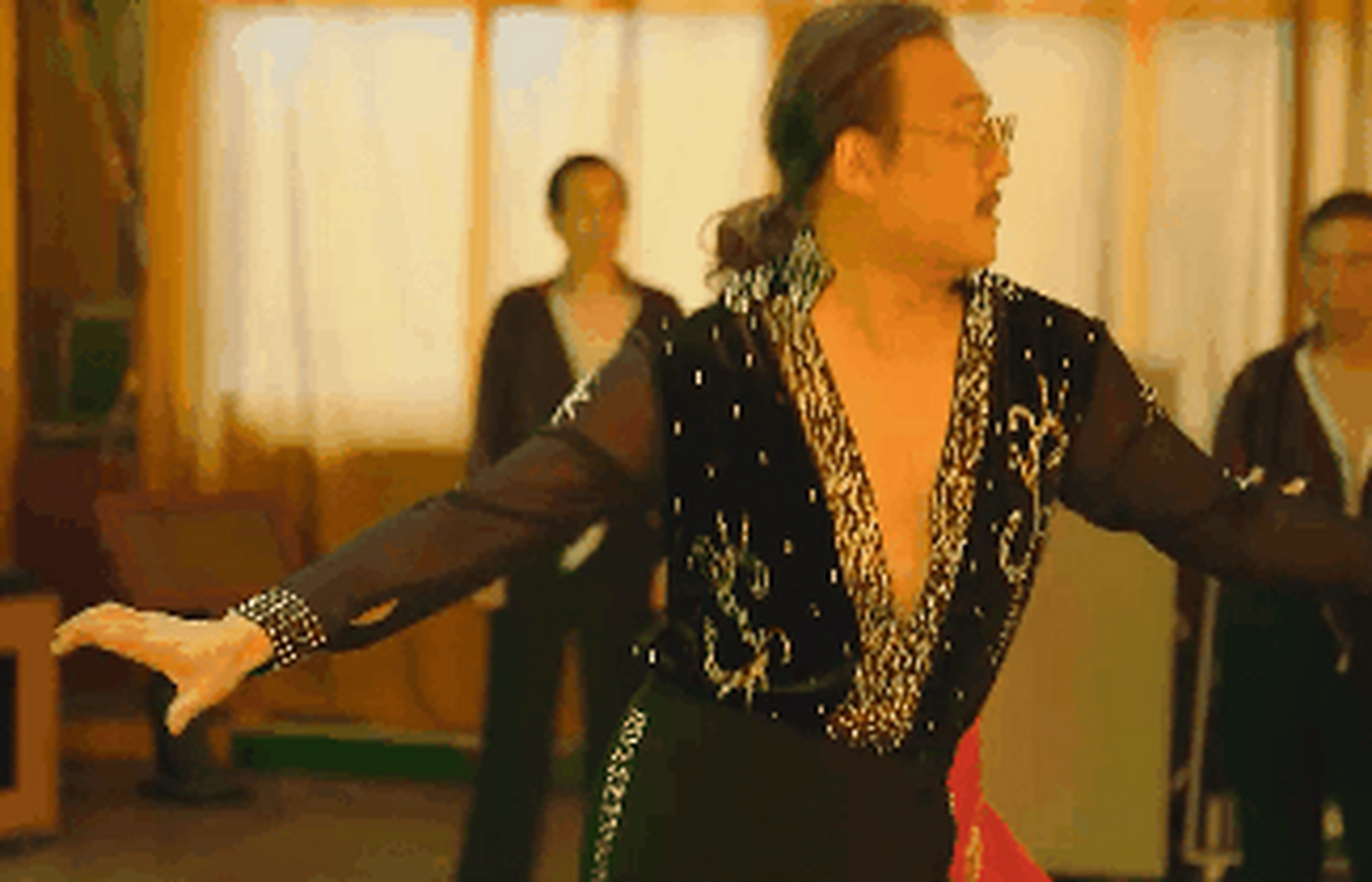 我的天,马队长太妖娆了,跳舞这身段比女人都软.