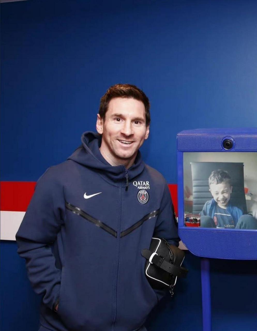 网友:梅西刮胡子了.