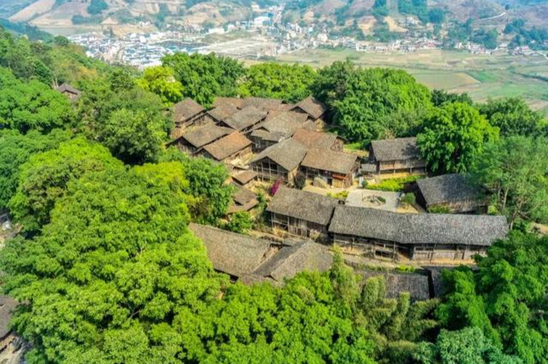 南龙布依古寨:探寻贵州深山中的世外桃源  一个神秘而又美丽的地方