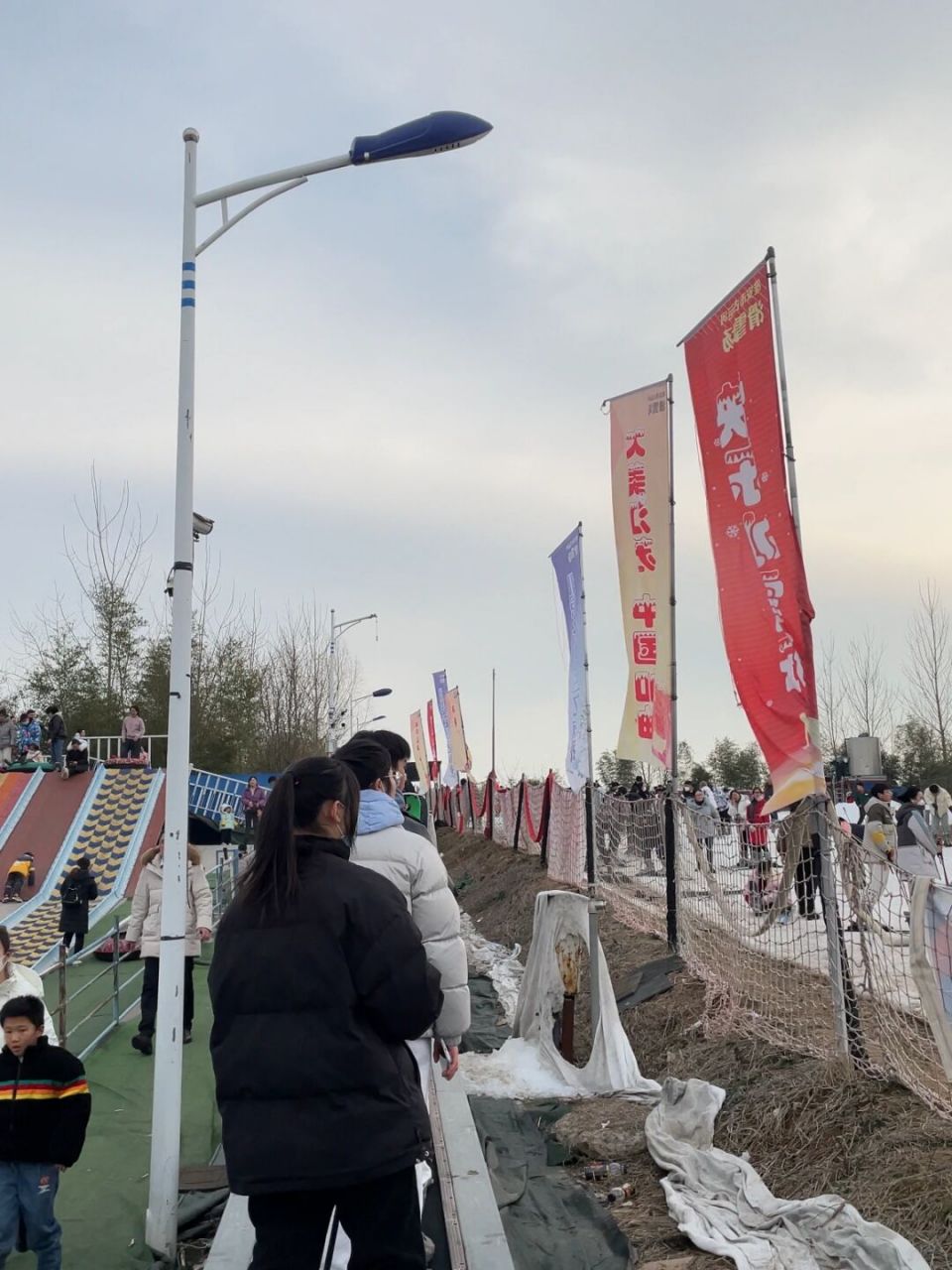 淮安古运河滑雪场  这儿就是发几张实景照片. 别花钱,花钱就是买教训.