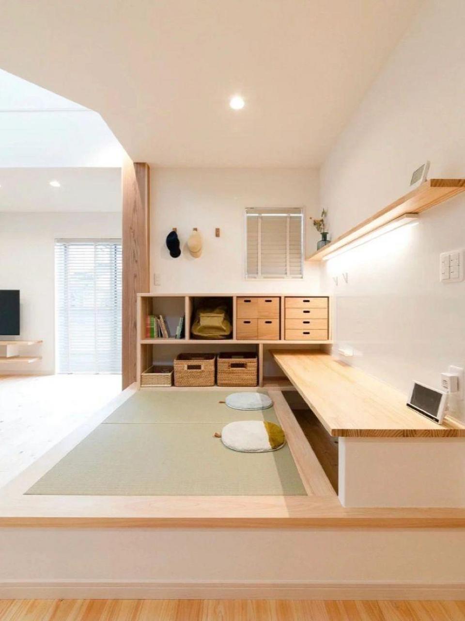 [浮云]榻榻米地台高度约35公分,内部是储物空间.