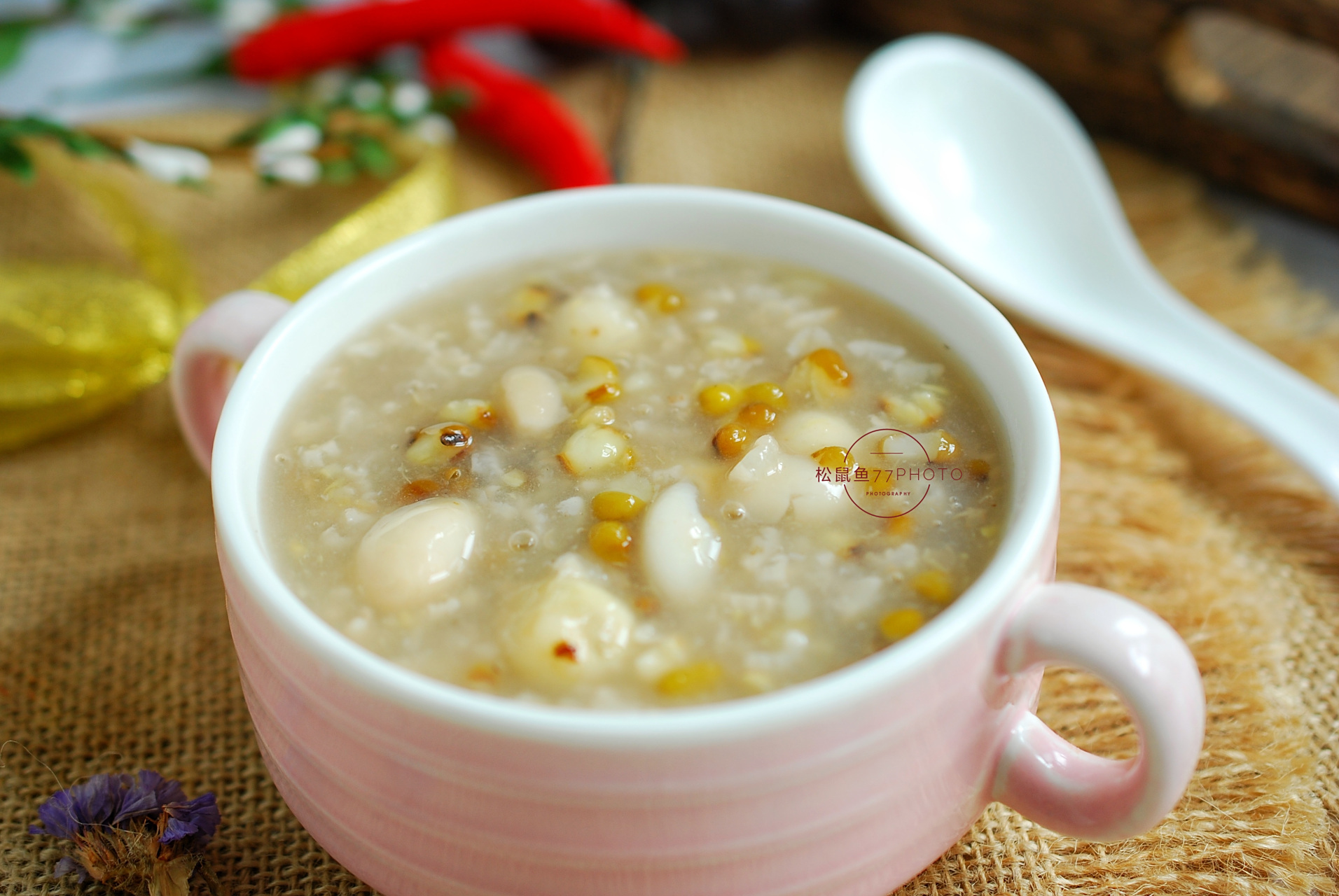 好喝不上火的绿豆莲子百合粥,冬天也可以经常喝点.