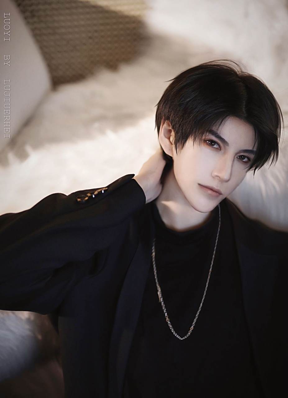 cosplay# #附加遗产# #188男团#  cos角色:洛羿 cn:陆鹫贰黑 "小辉哥