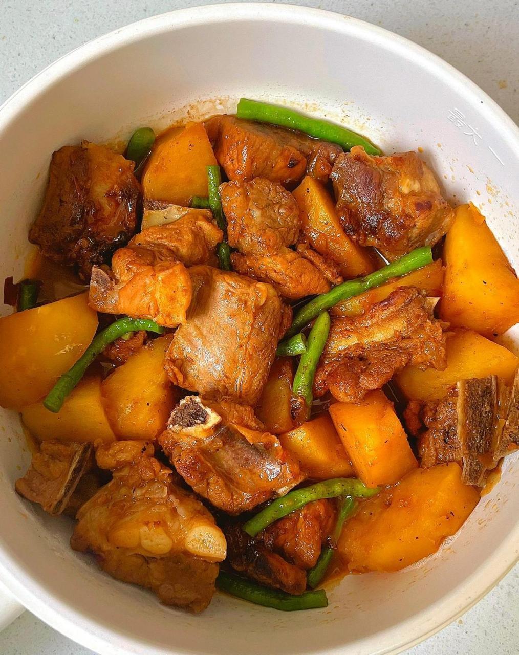 这个土豆焖排骨真的太好吃啦疯狂安利你们这道菜! 真的是好吃到哭泣!