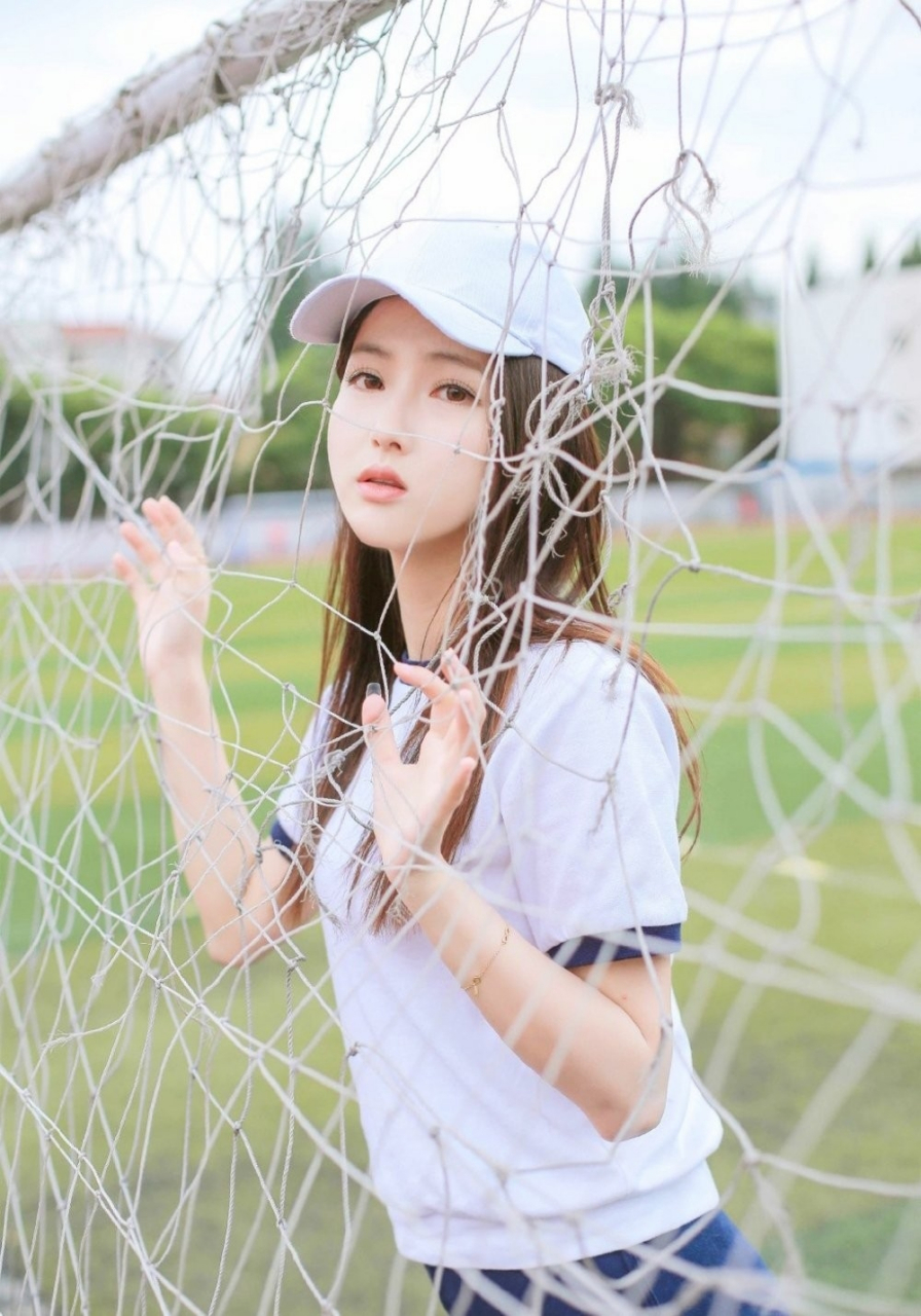 运动少女青春靓丽短裤长腿亚洲美女在线