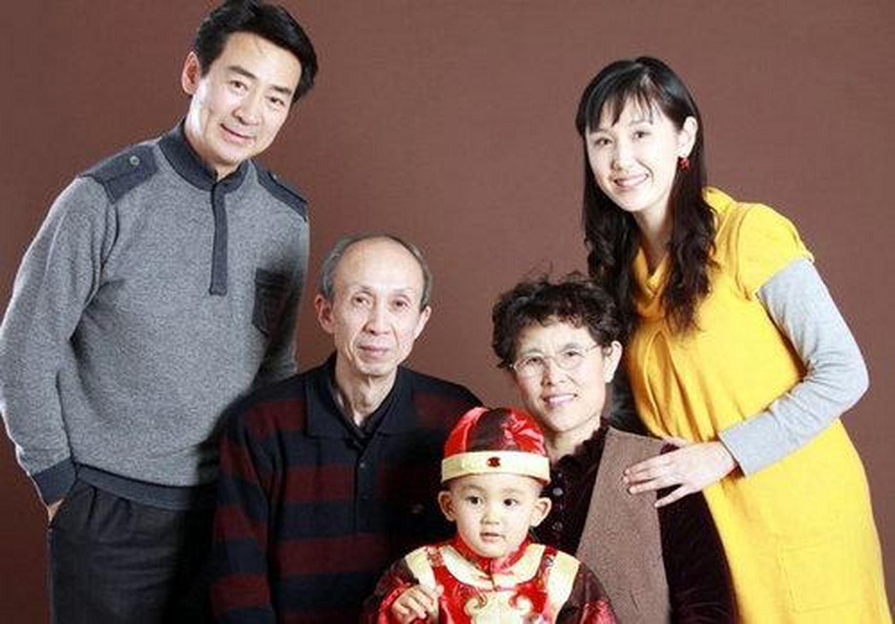 gif创作人# 2005年,28岁的李婷将大21岁的寇振海