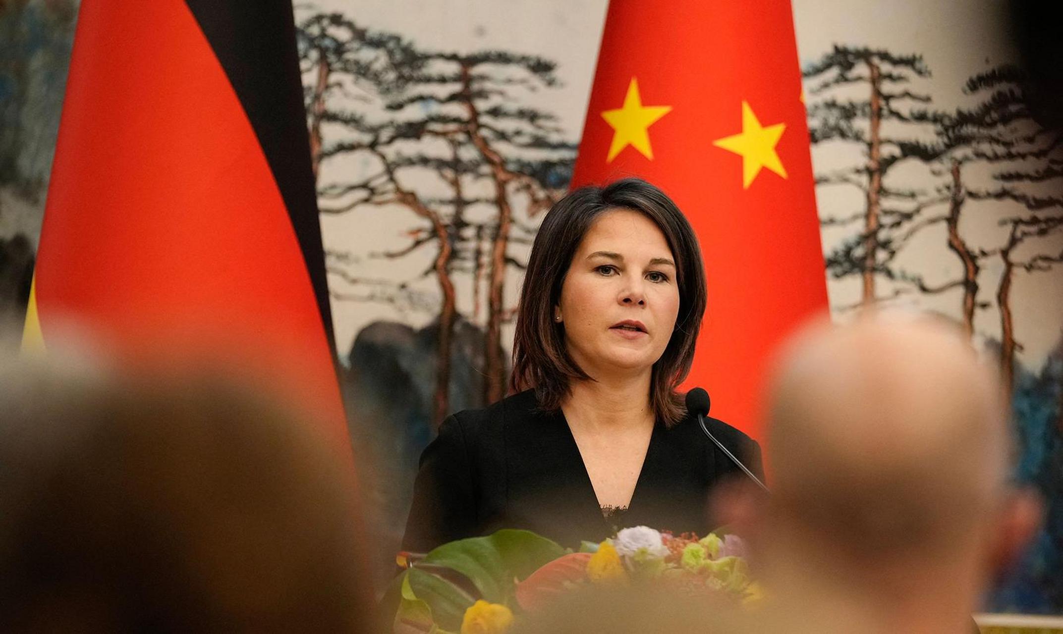 正在中国访问的德国外长贝尔伯克,在北京举行的联合新闻发布会上表示