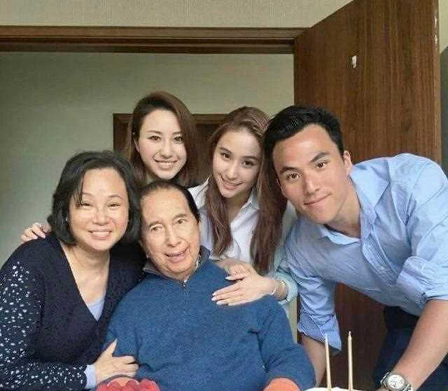赌王女儿何超莲的家[天使 一座大别墅,内设宽大的泳池,花园内树木