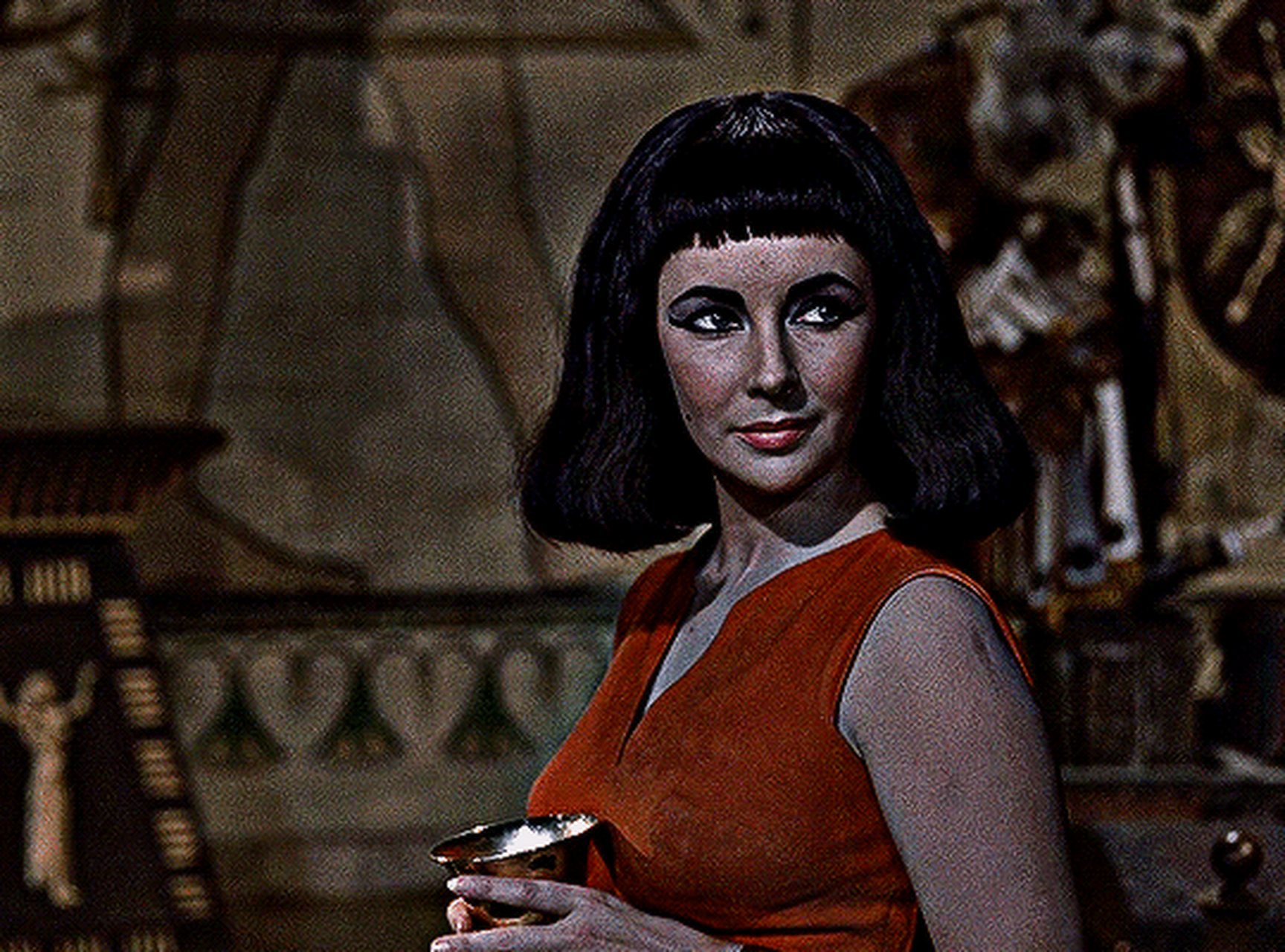 《埃及艳后》里的伊丽莎白·泰勒 676767 一米五的身高演出了一