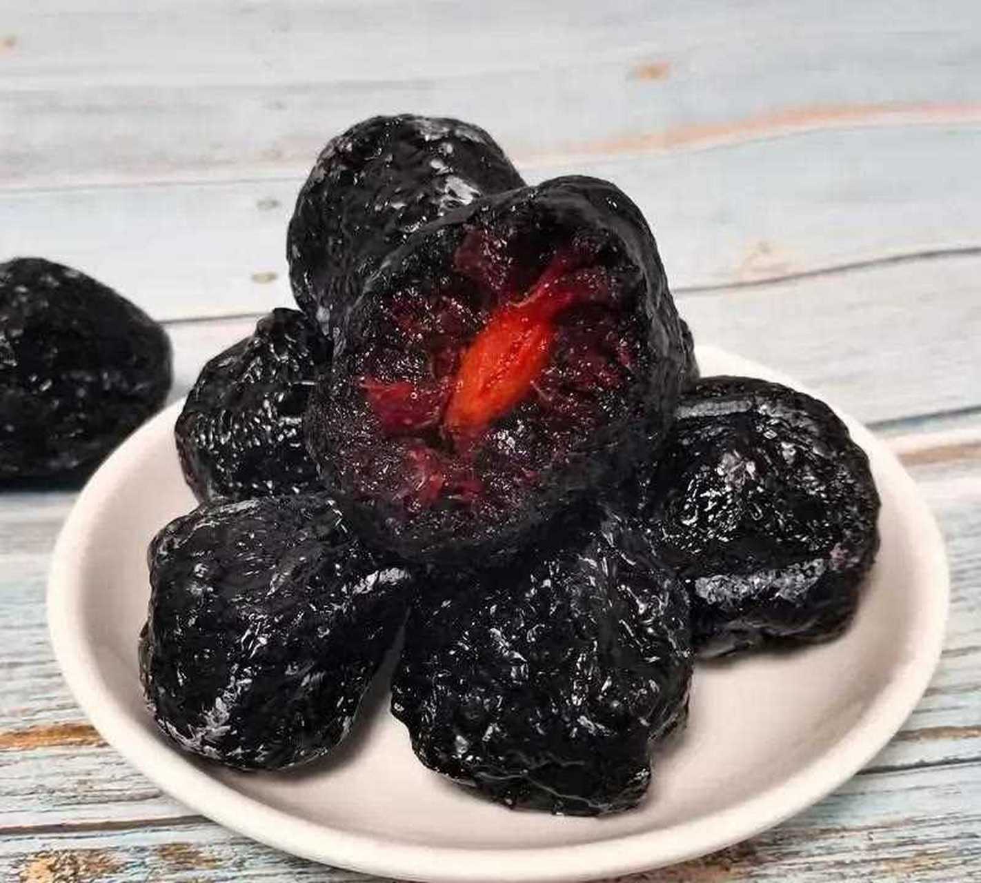 大家好我是法特 新疆不仅有棉花还有乌梅!