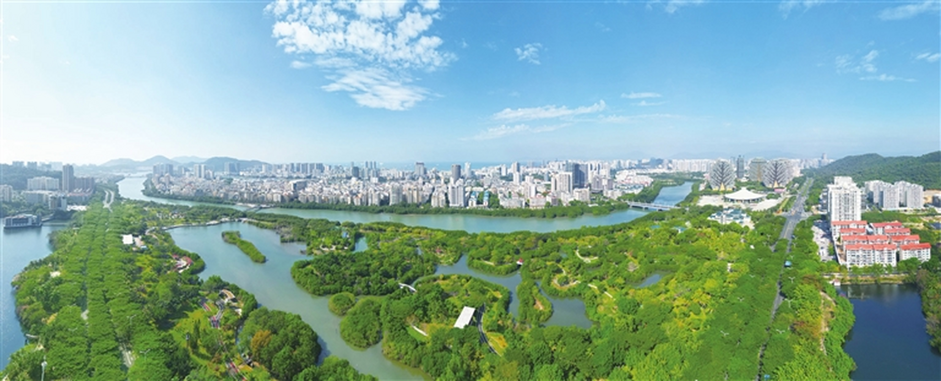 三亚河国家湿地公园,从空中俯瞰三亚,一幅"山水人城"美景现于眼前