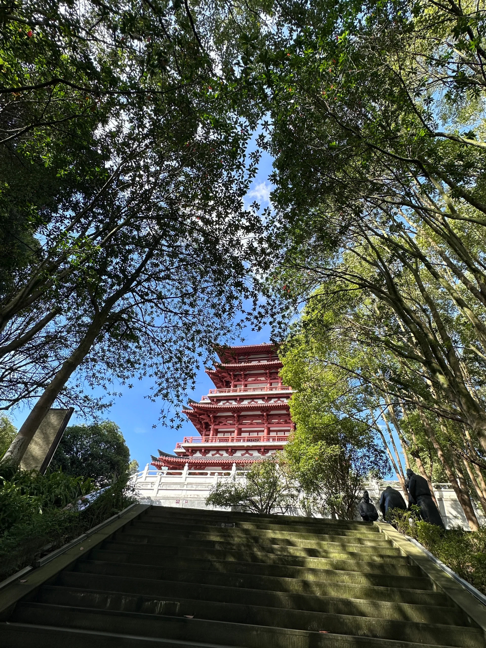 李白故居吸氧半日游  李白故居位于四川江油青莲李白诗歌小镇,为国家
