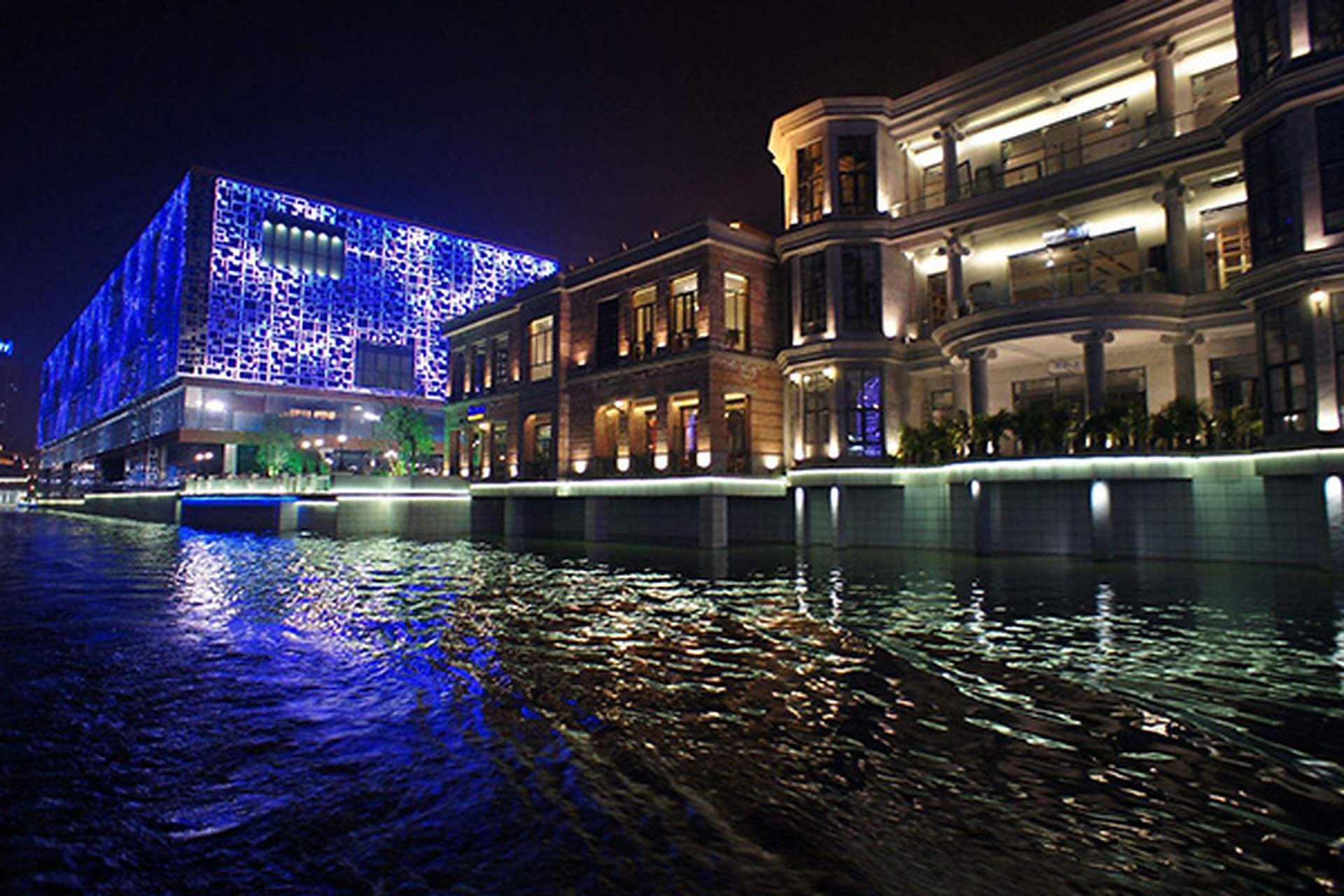 楚河汉街 2.黎黄陂路街头博物馆 3.汉江之眼 4.古德寺 5.汉口租界 6.