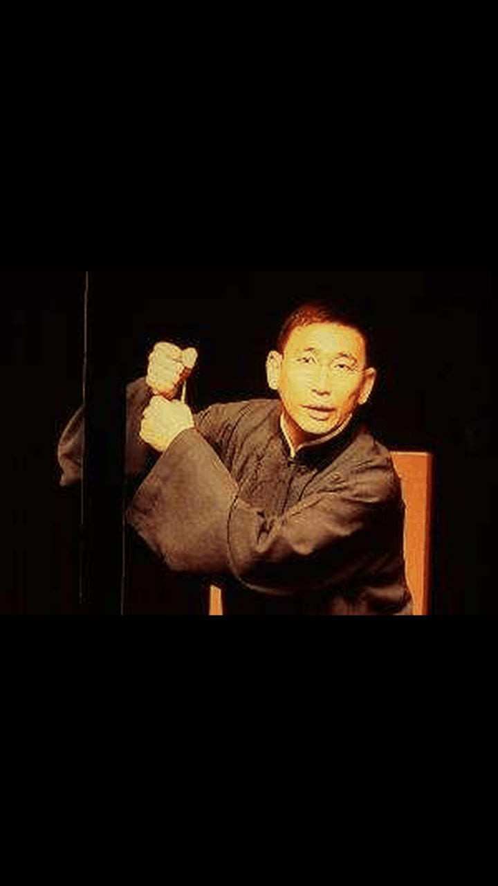 gif创作人# 台湾籍相声大师宋少卿,深夜开车撞上迎面而来的计程车