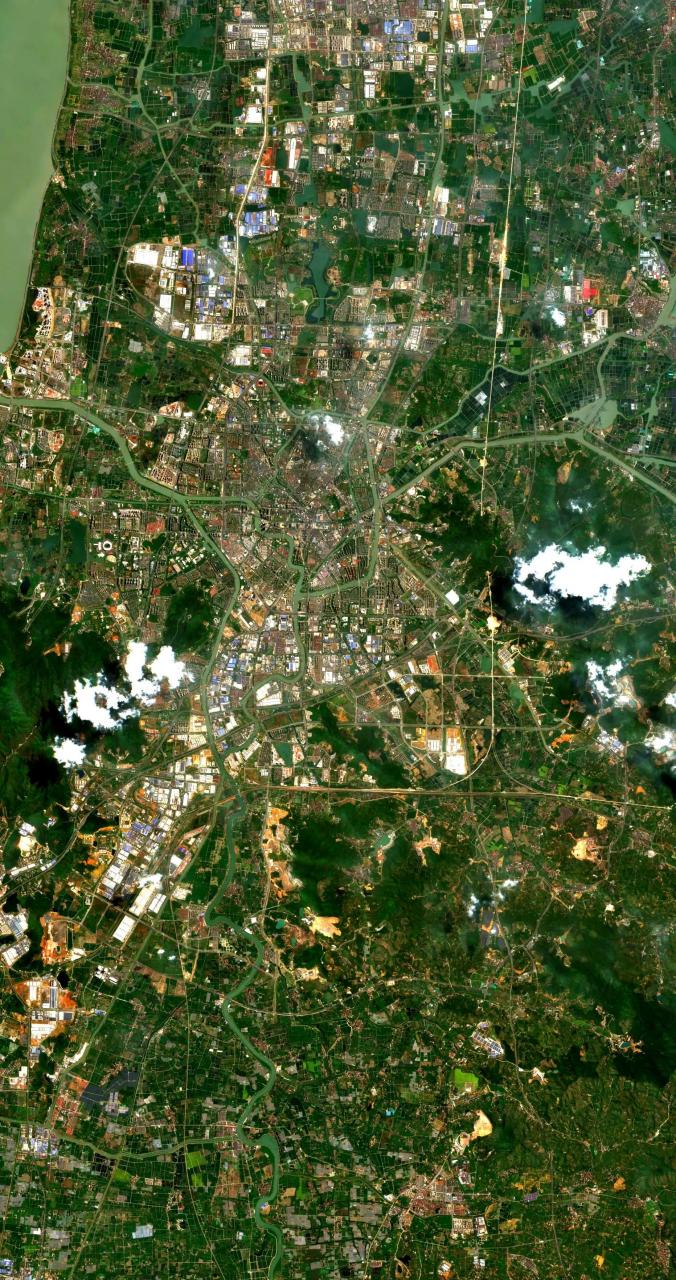 11) 2023年4月11日拍摄的卫星影像图片,浙江省湖州市区及周边区域