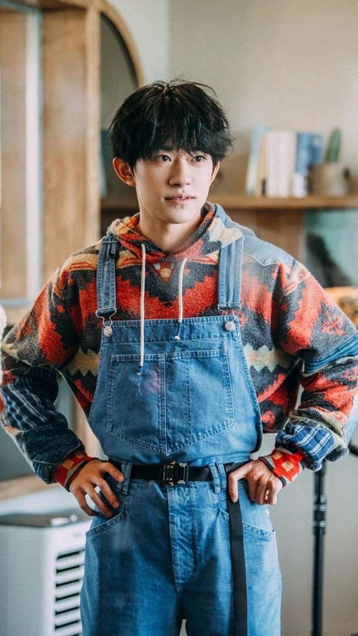 易烊千玺 阳光 迷人 时尚 魅力 精致偶像 #易烊千玺