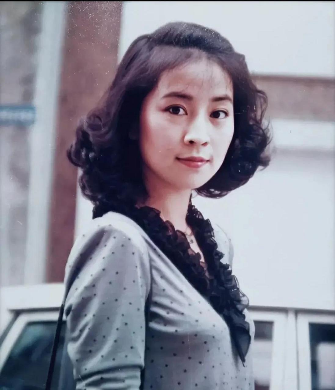 领动计划# 林凤娇年轻时的颜值简直爆表,不愧是大家心目中的女神!