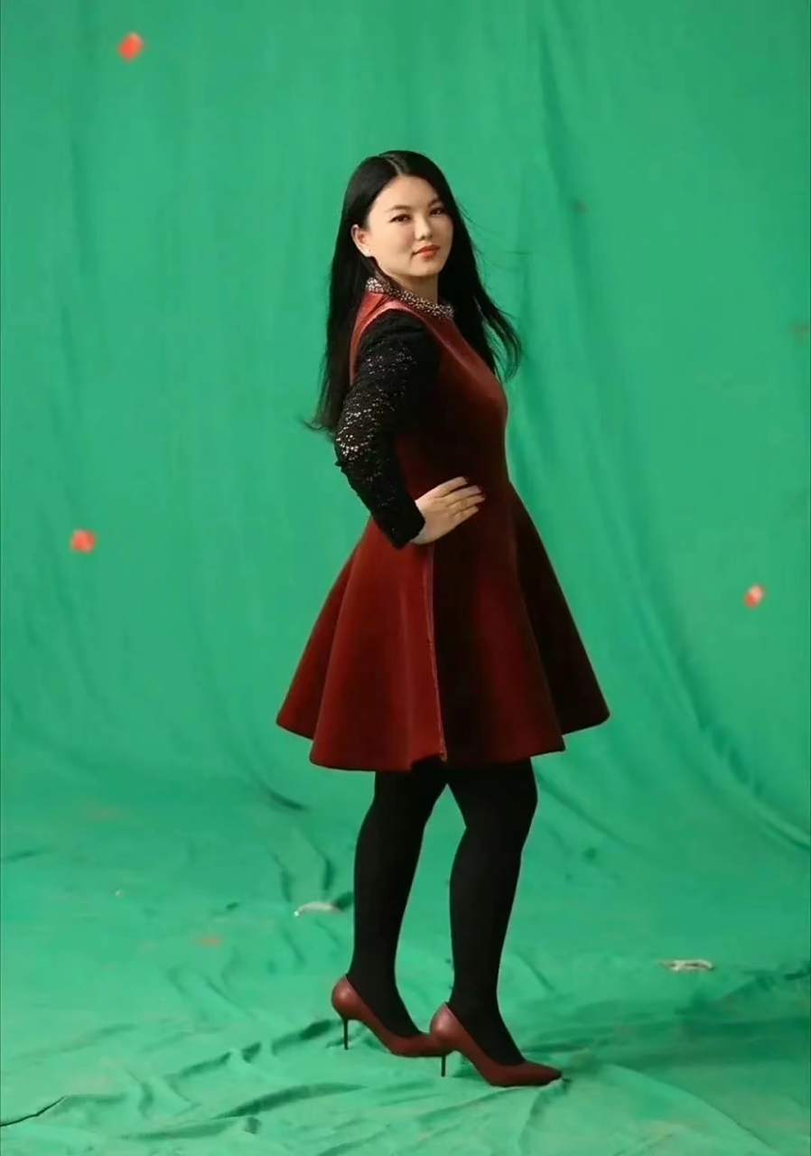 李湘瘦了一定会很漂亮,五官精致,气场强大,但是一定要提高衣品