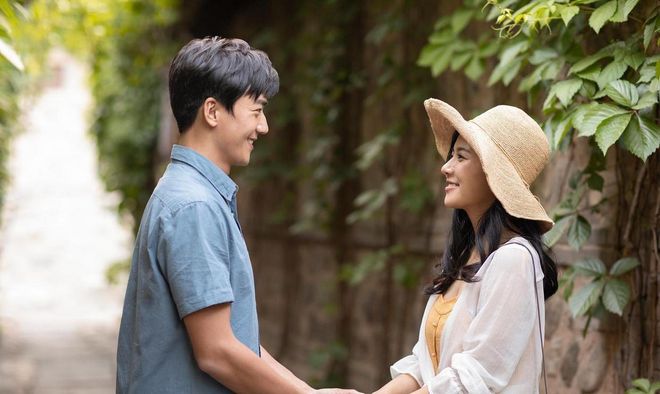 真心爱你的男人,会把你当成自己生命里的全部,每天黏着你还来不及