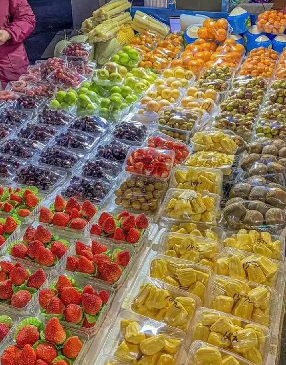 这水果,摆放的真整齐.