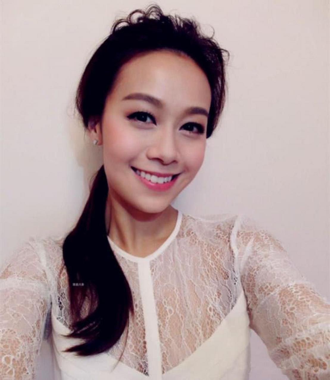 黄心颖和马国明曾是娱乐圈中的一对金童玉女,两人的感情深厚,备受